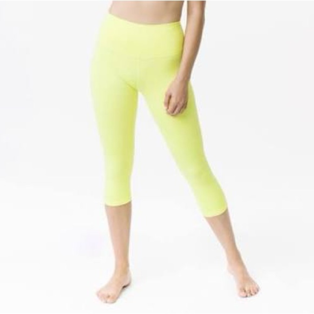 NWT NIP Zyia Neon Yellow Ascend Hi-Rise Capri 20” 6-8